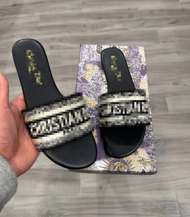 CD black slides